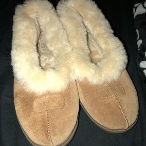 DOTD: SIZE 9 UGGS! $50💕